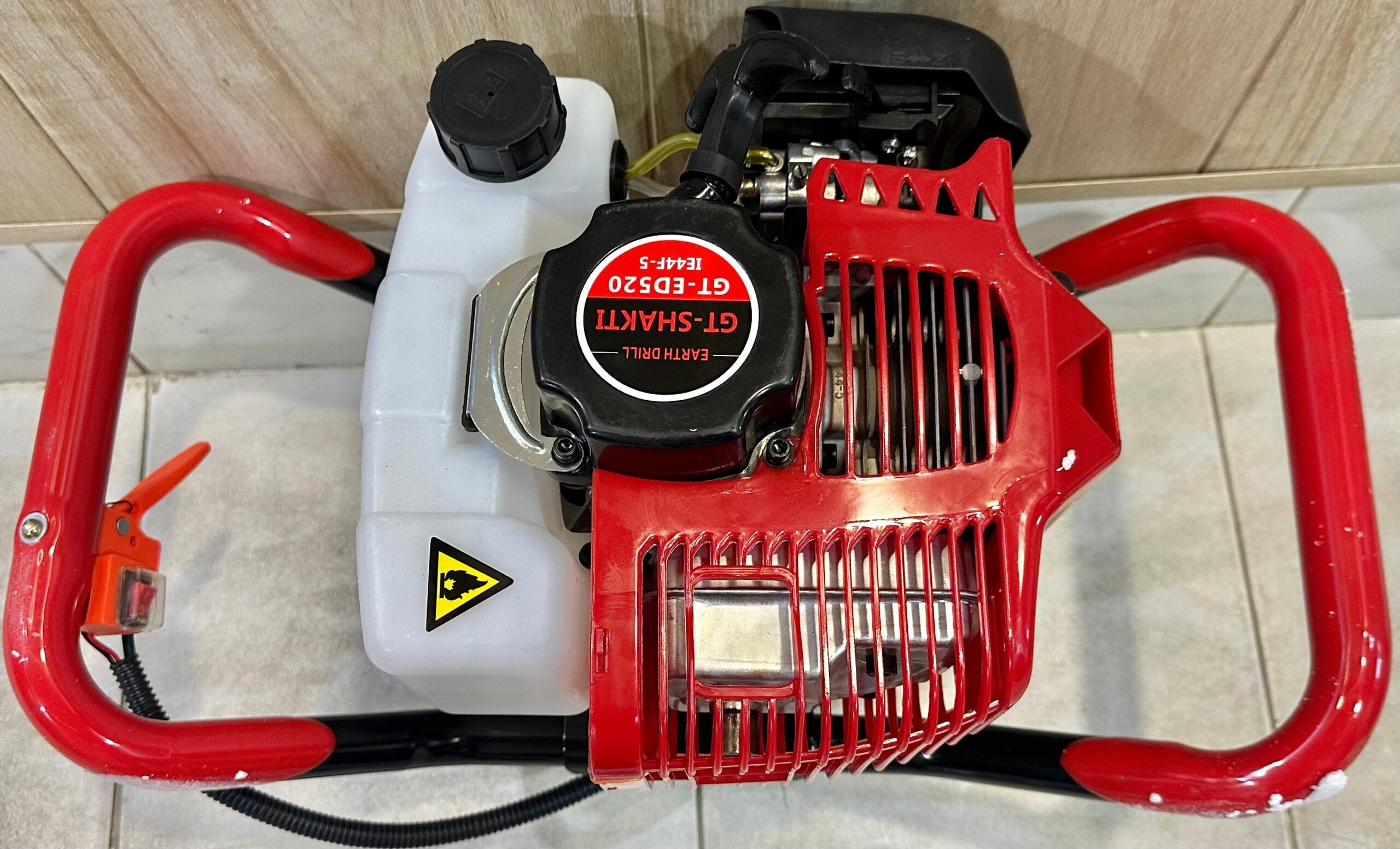 HED Earth Auger 63cc With 2 Auger Bit Free - Image 3