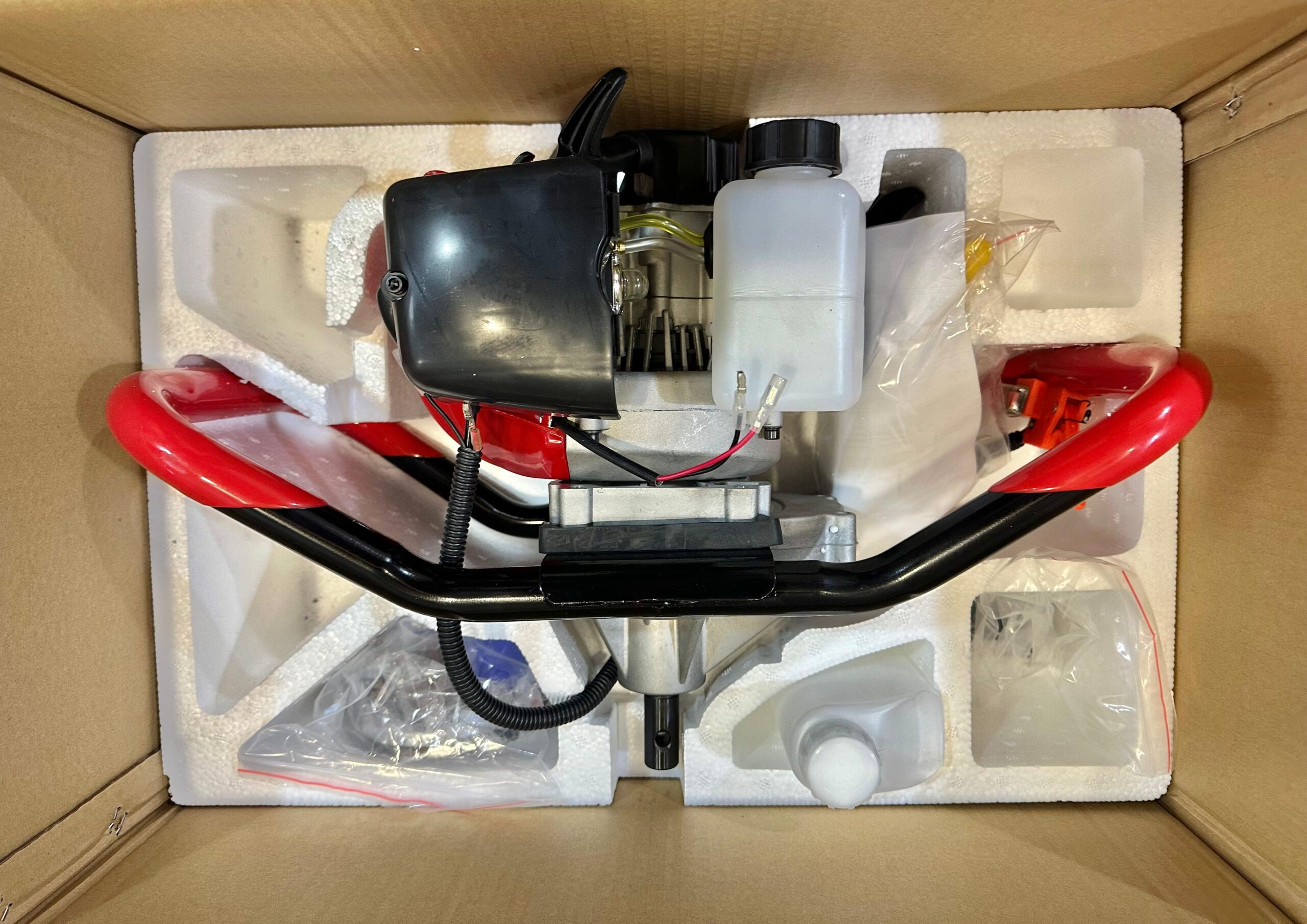 HED Earth Auger 63cc With 2 Auger Bit Free - Image 4